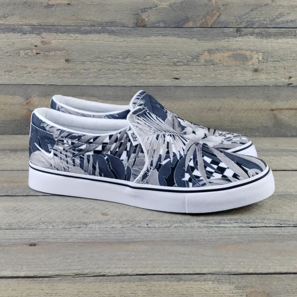 Nike Women's Court Royale Acslpse Slip Ons - Picture 2 of 8